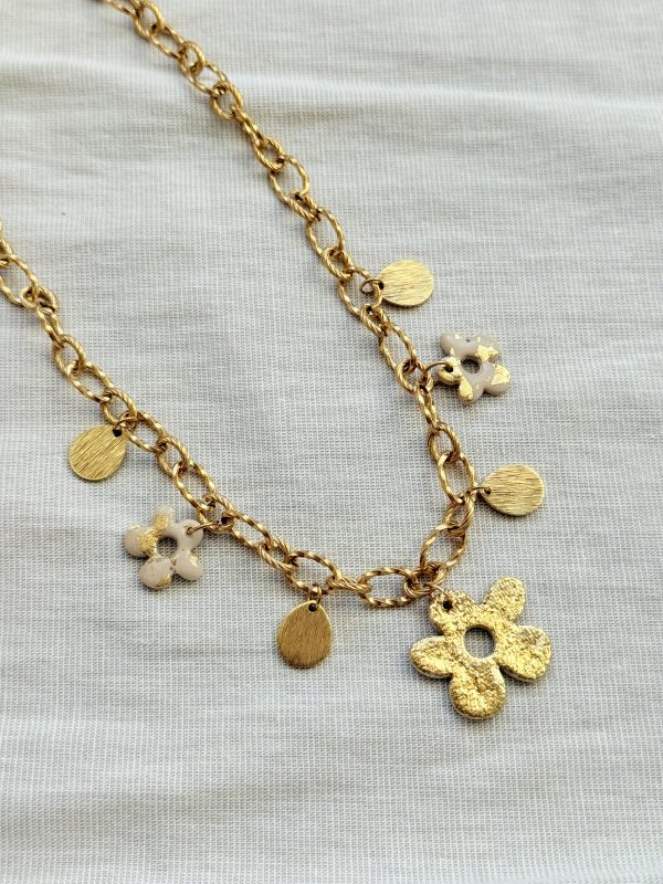 Collier breloques SOLÉNA - Full feuilles d'or – Image 2