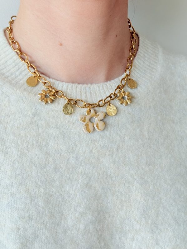 Collier breloques SOLÉNA - Beige feuilles d'or