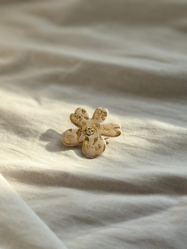 Broche - Beige feuilles d'or – Image 2
