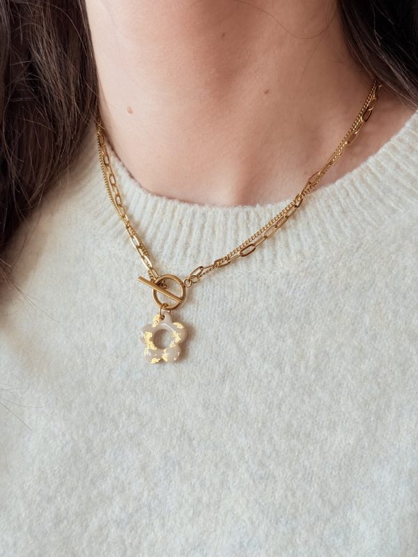 Collier pendentif YUNA - Beige feuilles d'or